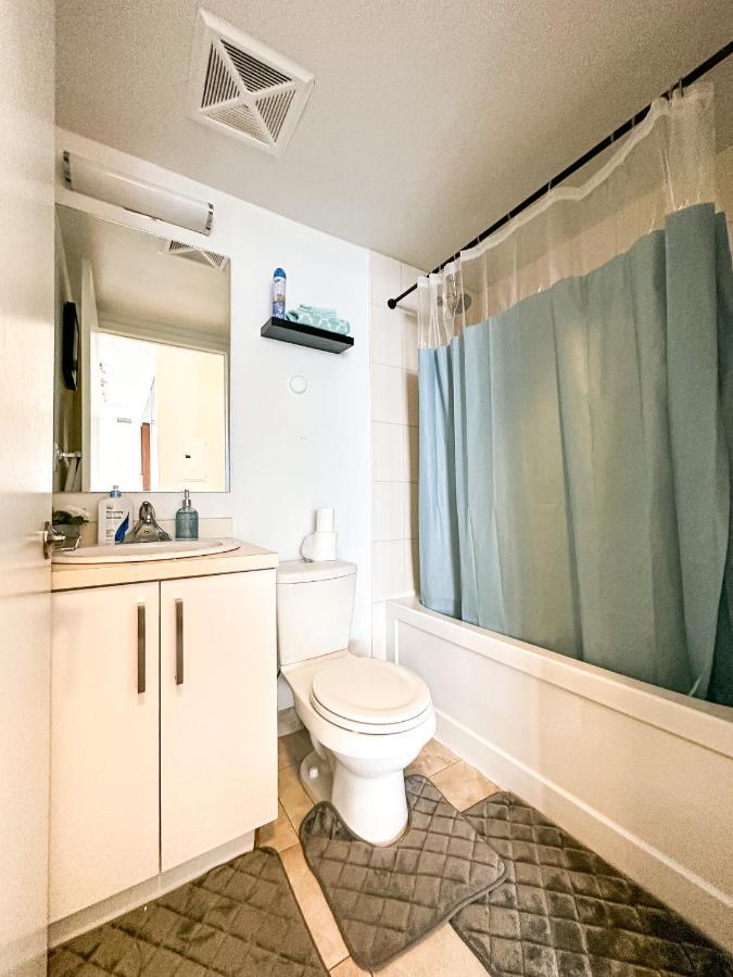 Luxury 2 Bedrooms With Lakeview Cn Tower Entertainment District Rogers Centre Торонто Экстерьер фото