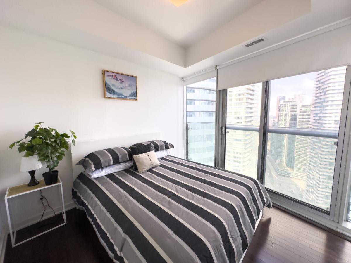 Luxury 2 Bedrooms With Lakeview Cn Tower Entertainment District Rogers Centre Торонто Экстерьер фото