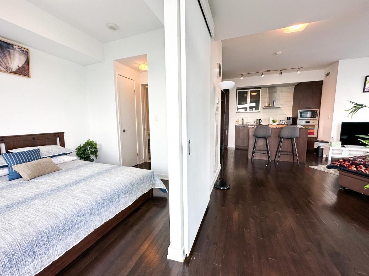 Luxury 2 Bedrooms With Lakeview Cn Tower Entertainment District Rogers Centre Торонто Экстерьер фото