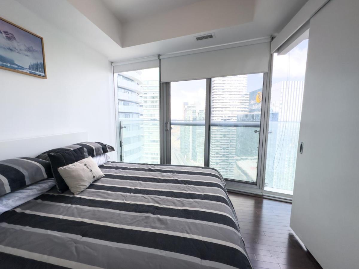Luxury 2 Bedrooms With Lakeview Cn Tower Entertainment District Rogers Centre Торонто Экстерьер фото