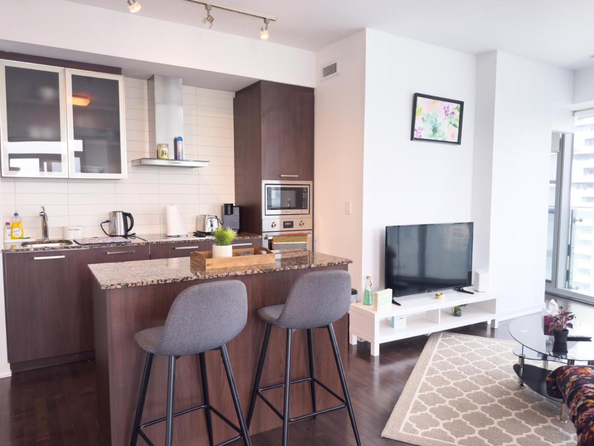 Luxury 2 Bedrooms With Lakeview Cn Tower Entertainment District Rogers Centre Торонто Экстерьер фото