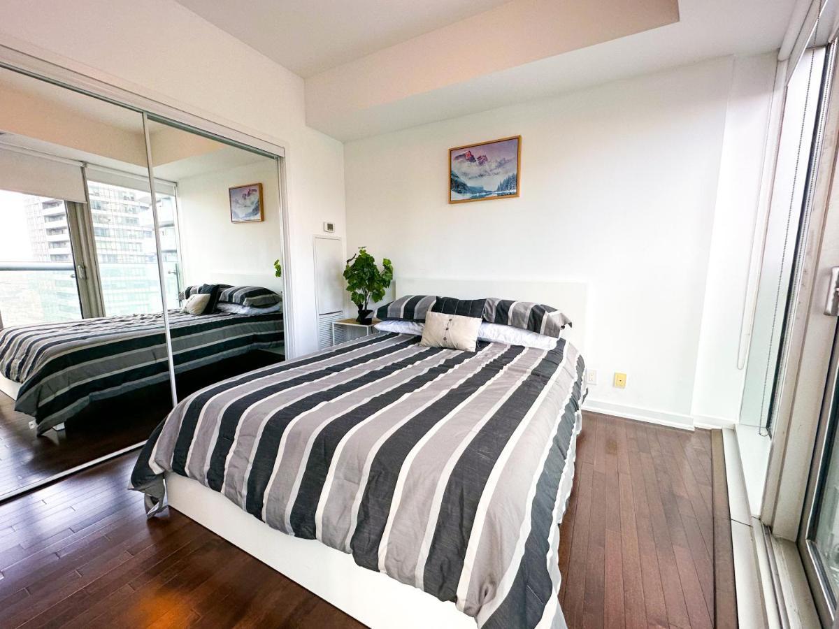 Luxury 2 Bedrooms With Lakeview Cn Tower Entertainment District Rogers Centre Торонто Экстерьер фото